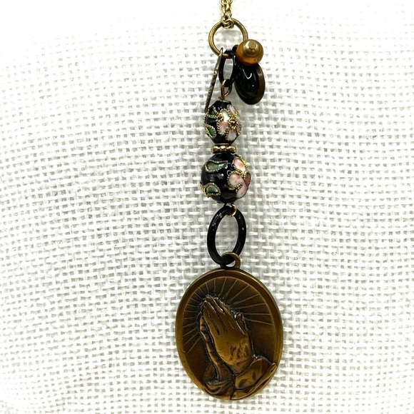 Praying Hands Medallion on Necklace - Picture 6 of 11